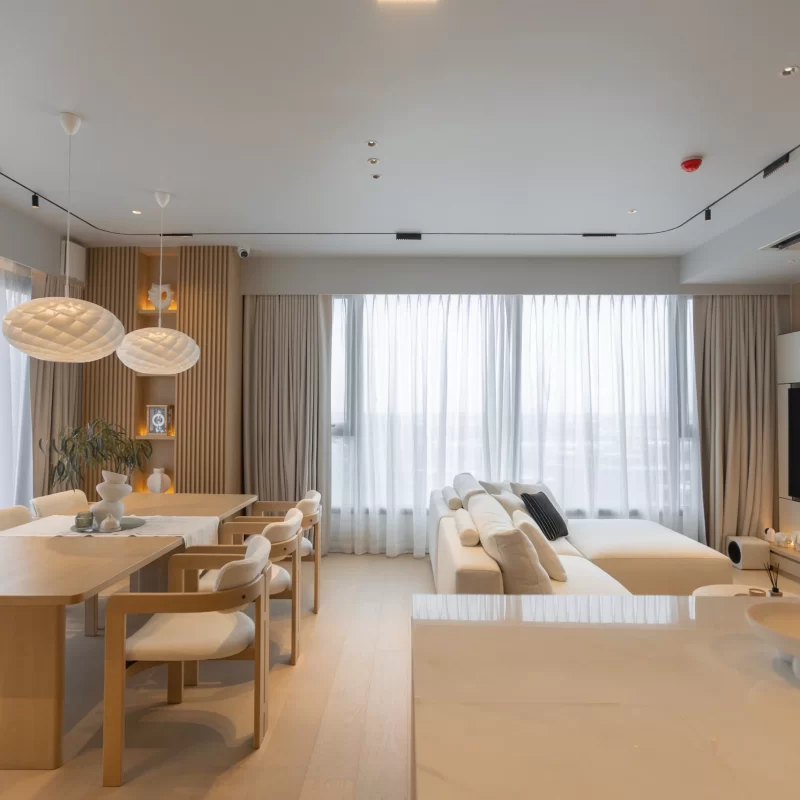 ห้องนั่งเล่นตกแต่งด้วย Soft Furnishings, ผ้าม่านสองชั้น Blackout และ Sheer